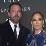 Бен Аффлек на фоне слухов о разводе с Дженнифер Лопес перестал носить обручальное кольцо