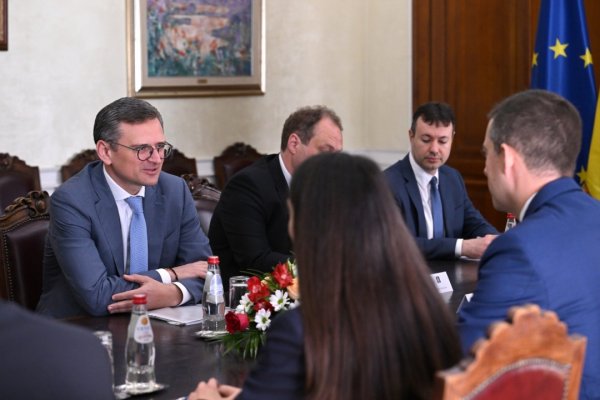 Кулеба и глава МИД Сербии обсудили интеграцию обеих стран в ЕС </p>
<p>   </p>
<p dir=