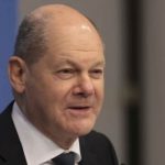 Шольц рассказал, как Путин доказывал ему, что Украина “принадлежит” России