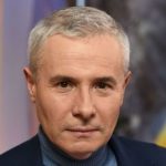 Известный украинский телеведущий шокировал похудением на 20 кило и признался, как ему это удалось