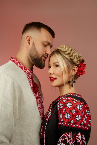 
Известная украинская певица откровенно рассказала о кризисах в браке с мужем и о серьезных ссорах
