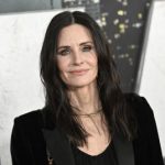 Звезда “Друзей” Кортни Кокс показала свою заметно подросшую 19-летнюю дочь и как отдыхает с ней