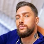 Известный украинский певец поразвлекал россиян с путинистами в Германии