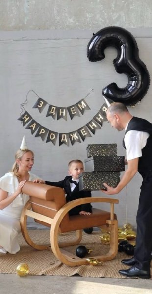 
Виктор Павлик с супругой поздравили сына с 3-летием и показали сюрприз для него
