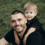 Никита Добрынин показал, как выглядел до популярности, и восхитил сходством с сыном