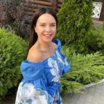 Лилия Подкопаева восхитила фото с мужем и 4-летней дочерью и нежно поздравила возлюбленного с праздником