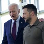 Зеленский и Байден начали переговоры в Париже