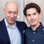 Дмитрий Гордон признался, где живут его три сына и чем они занимаются во время войны