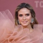 51-летняя Хайди Клум попозировала топлесс возле бассейна и показала сразу четырех своих детей