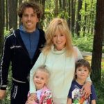 Максим Галкин восхитил фото с помолодевшей 75-летней Аллой Пугачевой и подросшими детьми-близнецами