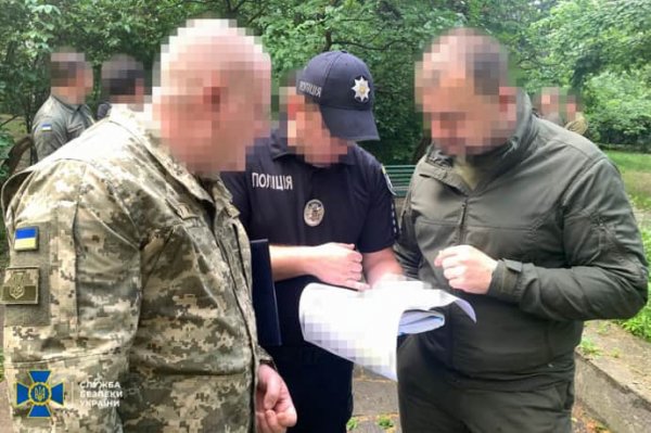 В Киеве проводят мероприятия по безопасности: проверяют документы, осматривают авто и офисы − СБУ 