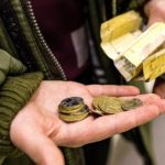 Что делать, если в вашем кошельке нашлась изношенная банкнота гривны