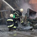 В Харькове масштабный пожар: дым виден из разных частей города (фото, видео)