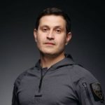 51-летний Ахтем Сеитаблаев с костылем в руке шокировал внешним видом