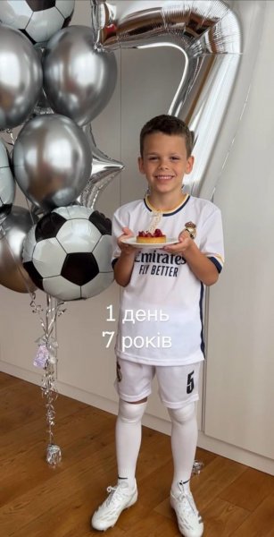 
Григорий Решетник показал подросшего сына и нежно поздравил его с 7-летием

