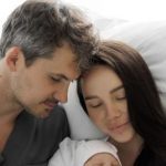 Жена Кота раскрыла, почему она отказалась от природных родов и родила дочь с помощью кесарева