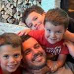 Григорий Решетник показался на отдыхе со всей семьей и рассекретил, где именно они остановились