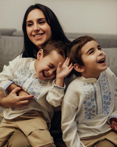 
Джамала вернула сыновей жить в Украину и объяснила, почему привезла их из-за границы во время войны
