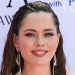 Юлия Санина впервые за время войны показалась с 8-летним сыном и удивила, как он изменился