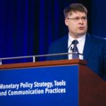 В Украине могут вернуть жесткие валютные ограничения: экономист назвал условия