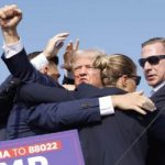 Трамп сообщил, что получил ранение уха