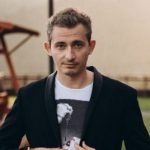 Коля Серга показал редкое фото с родным братом-военным, с которым похож как две капли воды