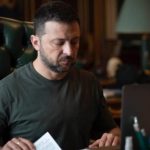 Премьер Эстонии в первый рабочий день провел телефонный разговор с Зеленским