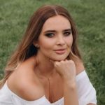 Ведущая ТСН Наталья Островская показала редкие фото со своей свадьбы и засветила мужа