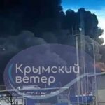 В российском порту “Кавказ” горит паром с топливом: СМИ РФ говорят об ударе Украины