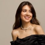 Рамина Эсхакзай поехала с возлюбленным-военным за границу к океану и показала счастливые фото с отпуска