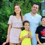 Григорий Решетник уехал с женой за границу и показал встречу с детьми после продолжительной разлуки