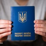 Украинцы за границей смогут в разы дешевле получить загранпаспорт по почте, – МИД