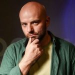 Известный ведущий шокировал, как его мама-украинка поддерживает войну: “Выходит на митинги за Путина”