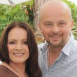 Сын Софии Ротару показал свежее фото 77-летней певицы и покорил ее молодым видом