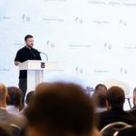 Украинские дипломаты должны договариваться с партнерами об инвестициях в проекты безопасности – Зеленский