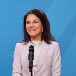 Бербок заверила, что Германия продолжит военную помощь Украине