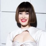 Известная украинская певица отреагировала на слухи о беременности и в купальнике показала свой животик