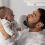 Виталий Козловский восхитил, как с 7-месячным сыном время дома проводит