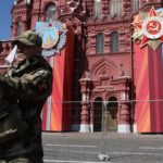 ЕС продлил персональные санкции против РФ на полгода, из списка изъяли два имени