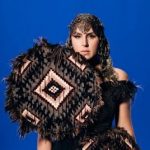 Джамала показала семью на архивных видео из Крыма и довела до мурашек мощным пением мистической песни