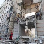 Этажи “сложились”. Что известно о последствиях удара КАБами по высоткам в Харькове