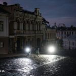 Когда в Украине могут перестать отключать свет по графикам: прогноз эксперта