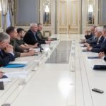 Зеленский – конгрессменам США: Каждая задержка военных пакетов имеет негативное последствие на фронте