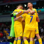 Сборная Украины по футзалу обыграла Венесуэлу и вышла в полуфинал Чемпионата мира впервые с 1996 года.