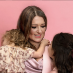 Наталья Могилевская растрогала хобби дочерей и призналась, как сразу обеим уделяет внимание: “Очень талантливые”