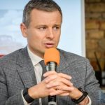 Марченко пояснив закладену в проєкт бюджету суму на дорожній фонд: половина – на борги