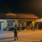 В Хмельницкой области мужчина расстрелял полицейских из автомата, ранены