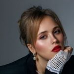 Беременная Анна Кошмал показалась с мужем и похвасталась драгоценным подарком от него