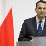 Сикорский – об эксгумации жертв Волынской трагедии: Мы готовы к дискуссии, не следует делать из этого политику