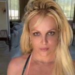 Бритни Спирс в белом платье и фате удивила заявлением о свадьбе: “Я вышла замуж”